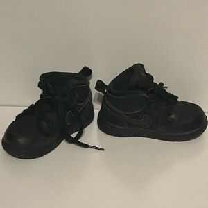 Nike Kids Black Sneakers